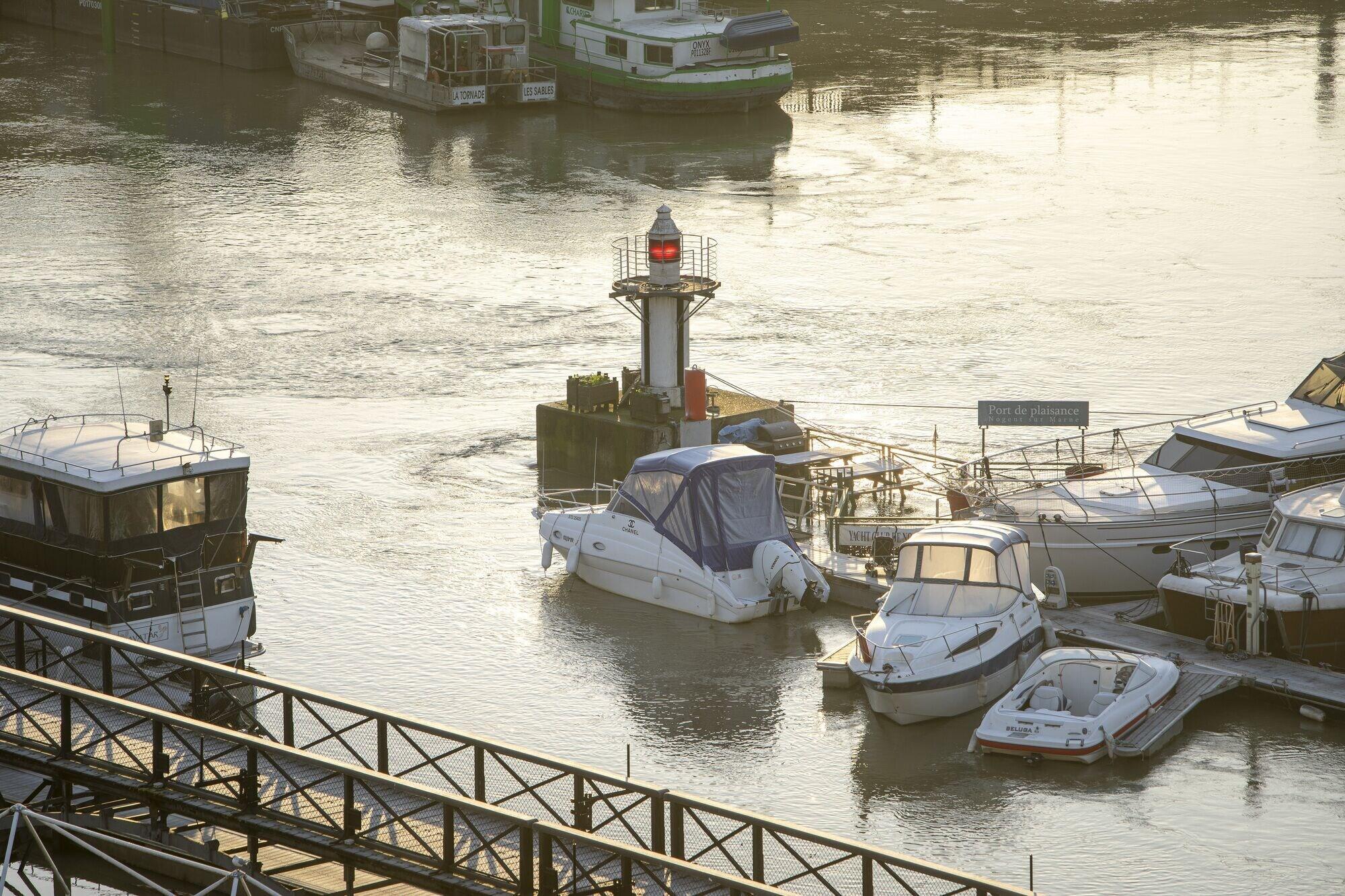 Hôtel du Port Nogent-sur-Seine Extérieur photo